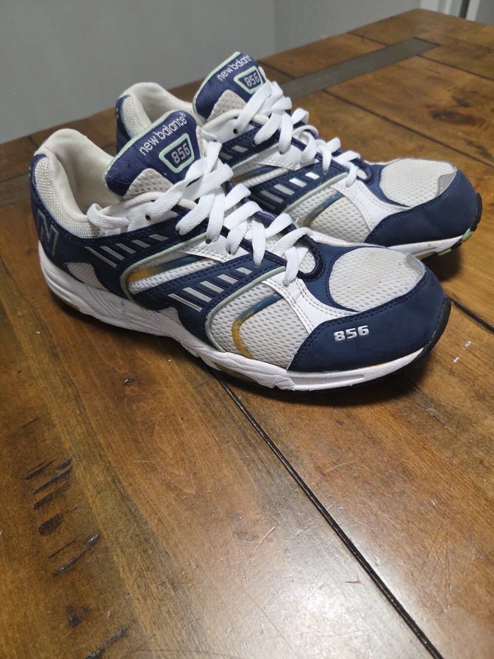 New Balance 856 Women's Size 11 White Blue Cross Training Dad Shoe Vintage Style - Picture 2 of 15